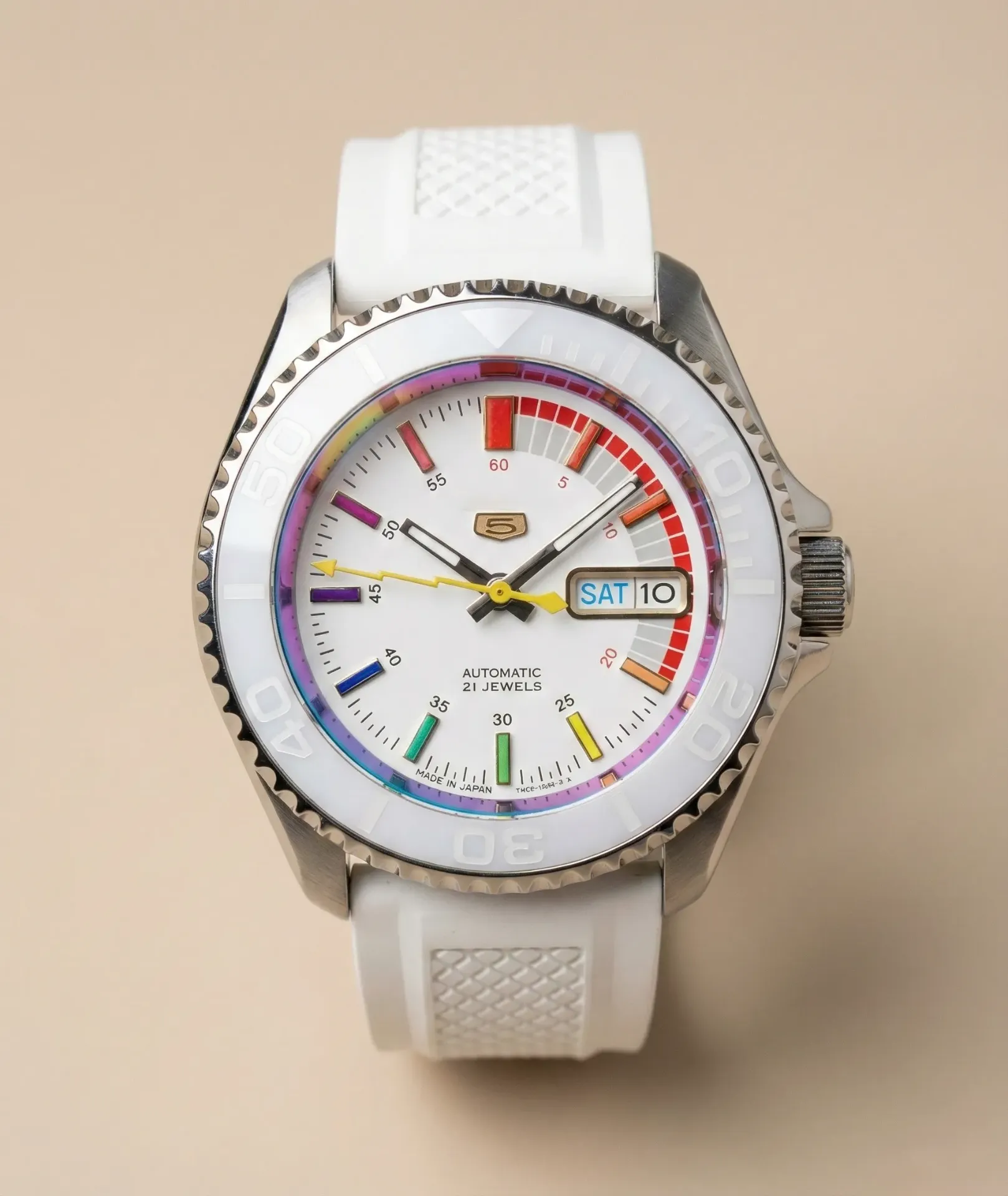 S Mod Submariner "White Rainbow" – Gökkuşağı Kadran & Yıldırım Saniye
