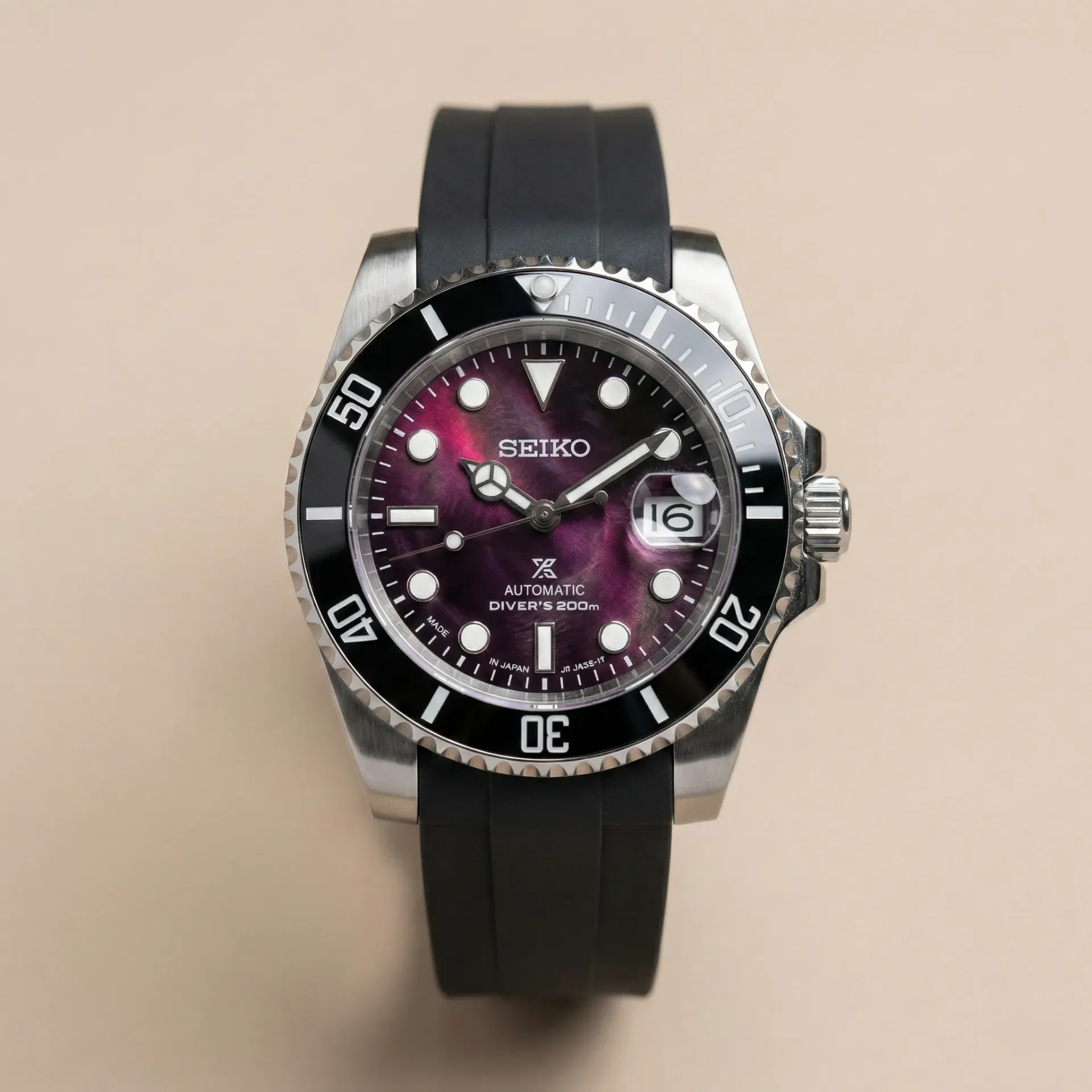 S Mod Submariner "Midnight Purple" – Mor Sedef Dokulu Kadran & Siyah Kauçuk