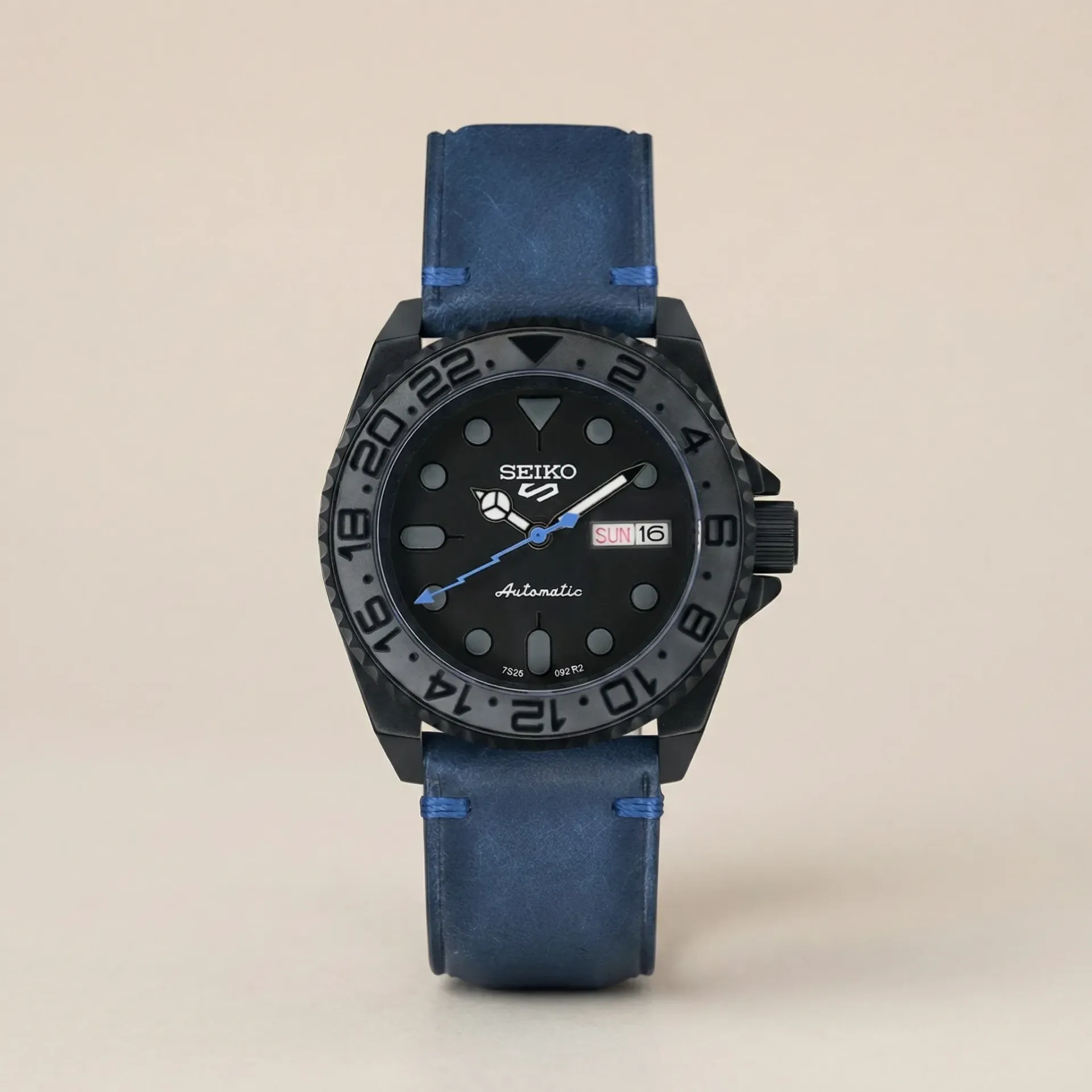 S Mod Stealth Blue – Kabartmalı Siyah Bezel ve Mavi Detaylar (NH36)